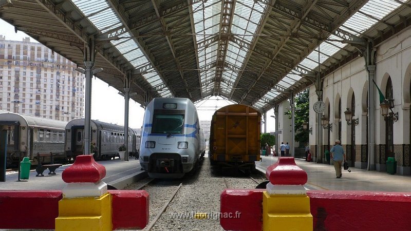 286.JPG - Les quais de la gare - 2010