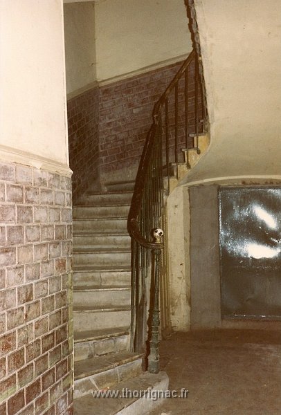 330.JPG - Le hall d'entrée du N° 13 de la rue Adolphe Cousin