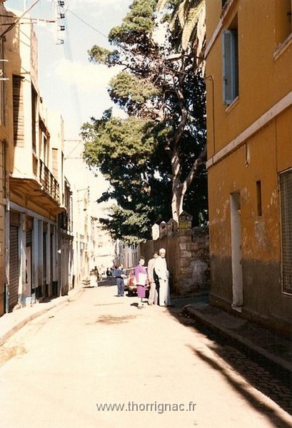 338.jpg - Rue Adolphe Cousin vers rue Péraldi à droite
