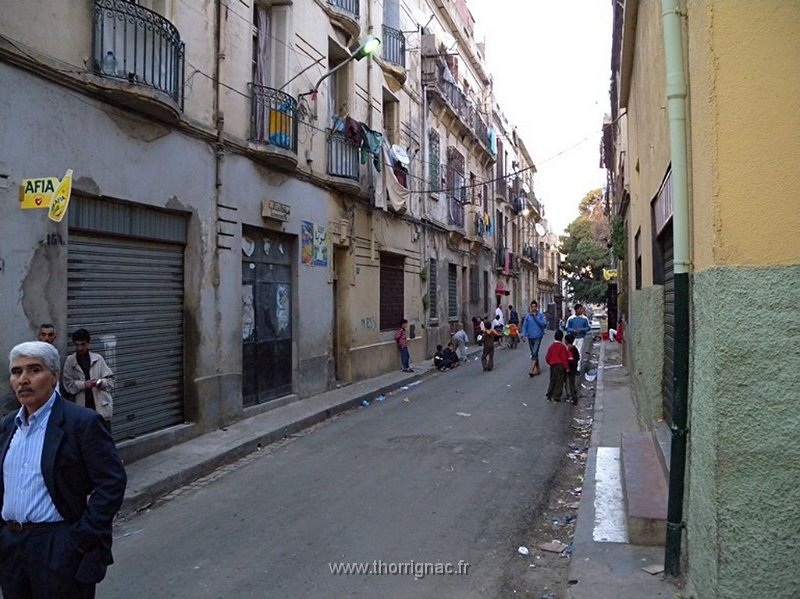 341.jpg - Rue Adolphe Cousin au niveau de la rue de Lourmel