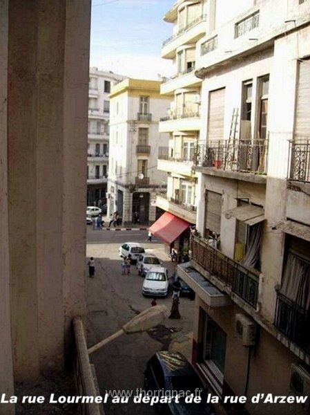 354.jpg - La rue Lourmel au départ de la rue d'Arzew