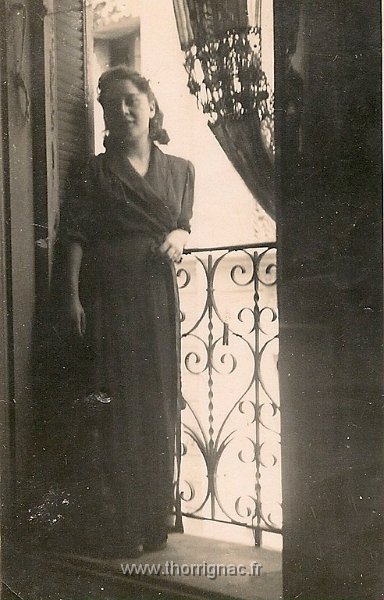 360.JPG -  le balcon du n°13 (Famille Cerda)