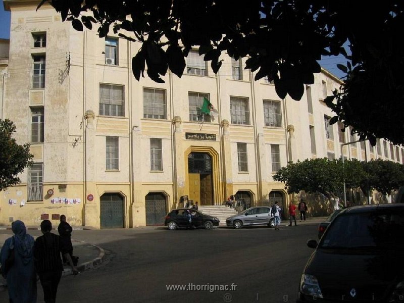 367.jpg - L'entrée du Lycée Ardaillon - 2010