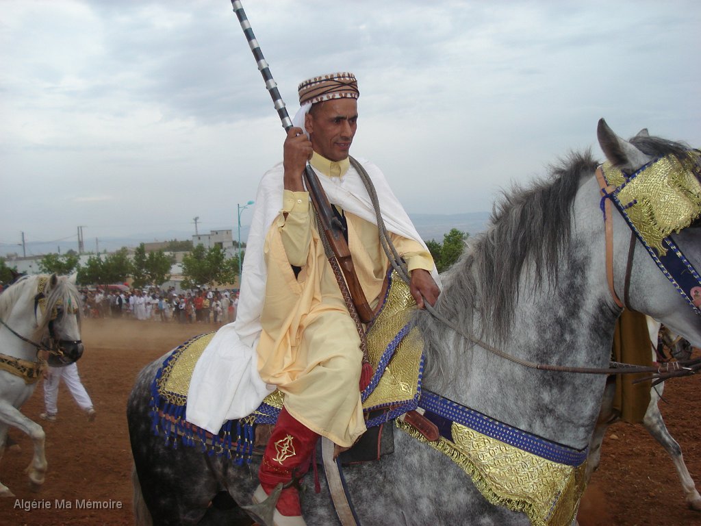 1.jpg - Fantasia autour d'Aïn-Youcef (Lavayssière) en 2008 - Photo Mohamed.
