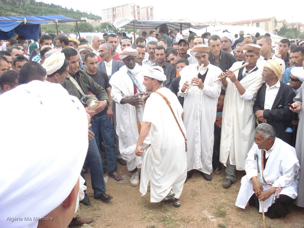 12.jpg - Fantasia autour d'Aïn-Youcef (Lavayssière) en 2008 - Photo Mohamed.