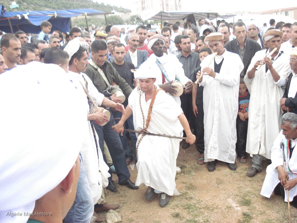 13.jpg - Fantasia autour d'Aïn-Youcef (Lavayssière) en 2008 - Photo Mohamed.