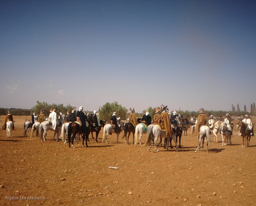 14.JPG - Fantasia autour d'Aïn-Youcef (Lavayssière) en 2008 - Photo Mohamed.