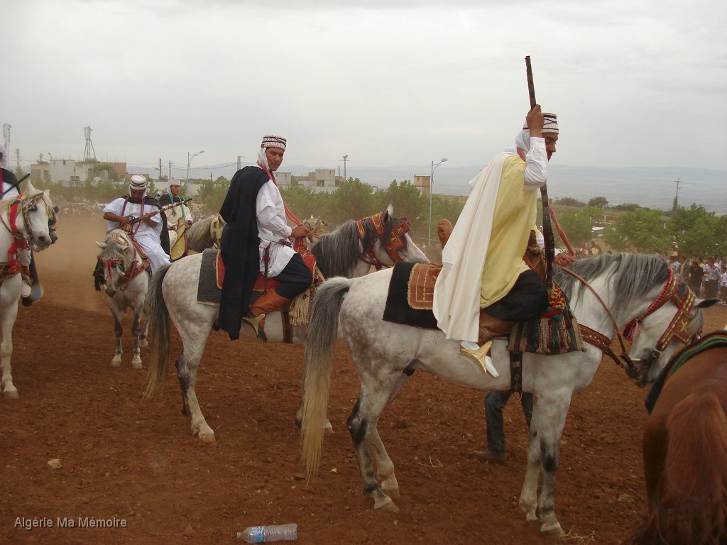 5.jpg - Fantasia autour d'Aïn-Youcef (Lavayssière) en 2008 - Photo Mohamed.