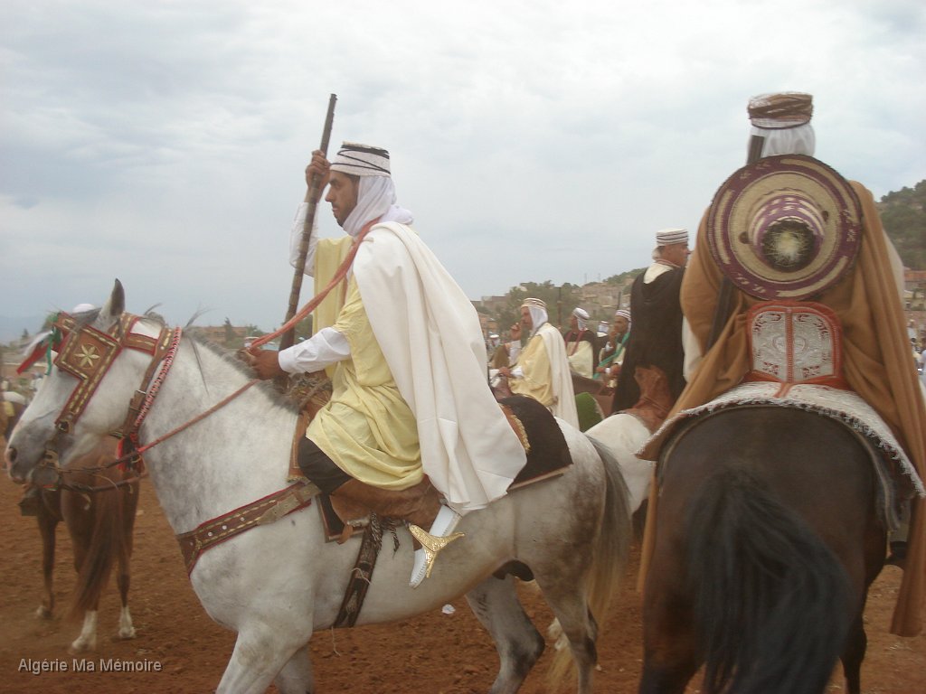 7.jpg - Fantasia autour d'Aïn-Youcef (Lavayssière) en 2008 - Photo Mohamed.