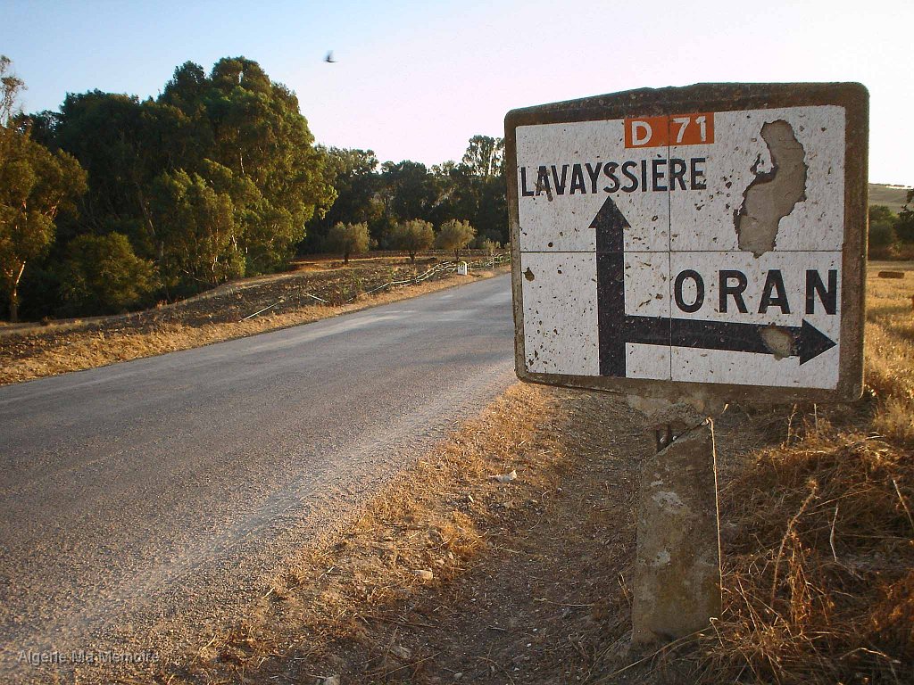 5.JPG - Le panneau légendaire de changement de direction - Août 2012                                 