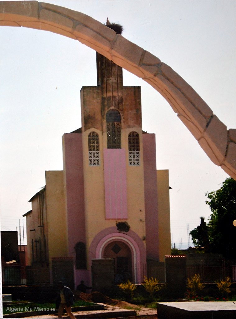 Eglise epoque algerienne 1.jpg - L'église