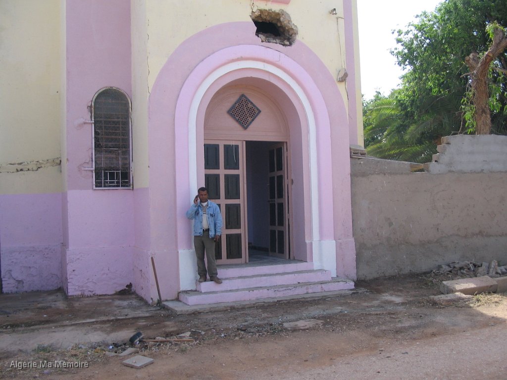 IMG 0341.JPG - L'entrée de l'ancienne église
