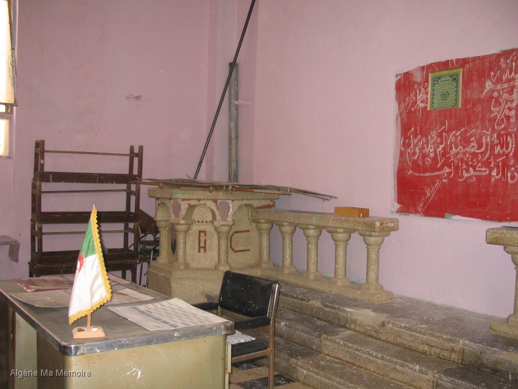 IMG 0354.JPG - Les restes de l'autel