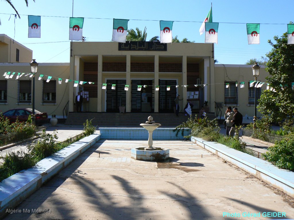 Nouvelle mairie.jpg - La nouvelle Mairie - 2007 - (Photo Gérard Geider)