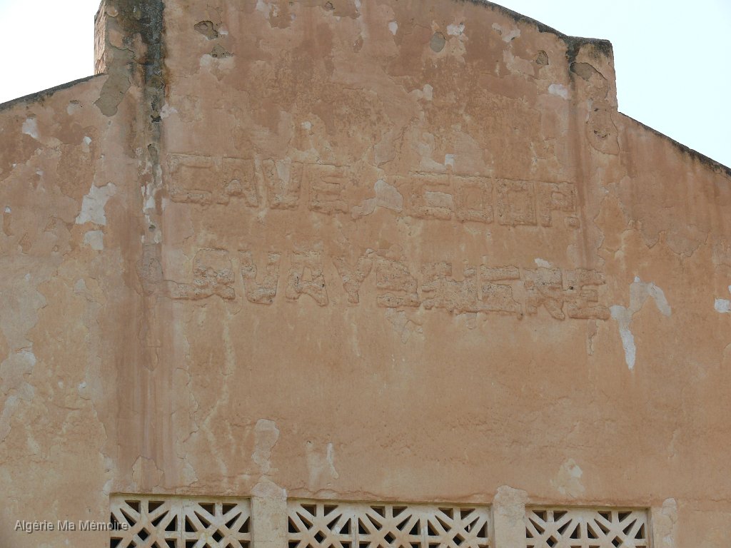 P1010038.JPG - La cave coopérative