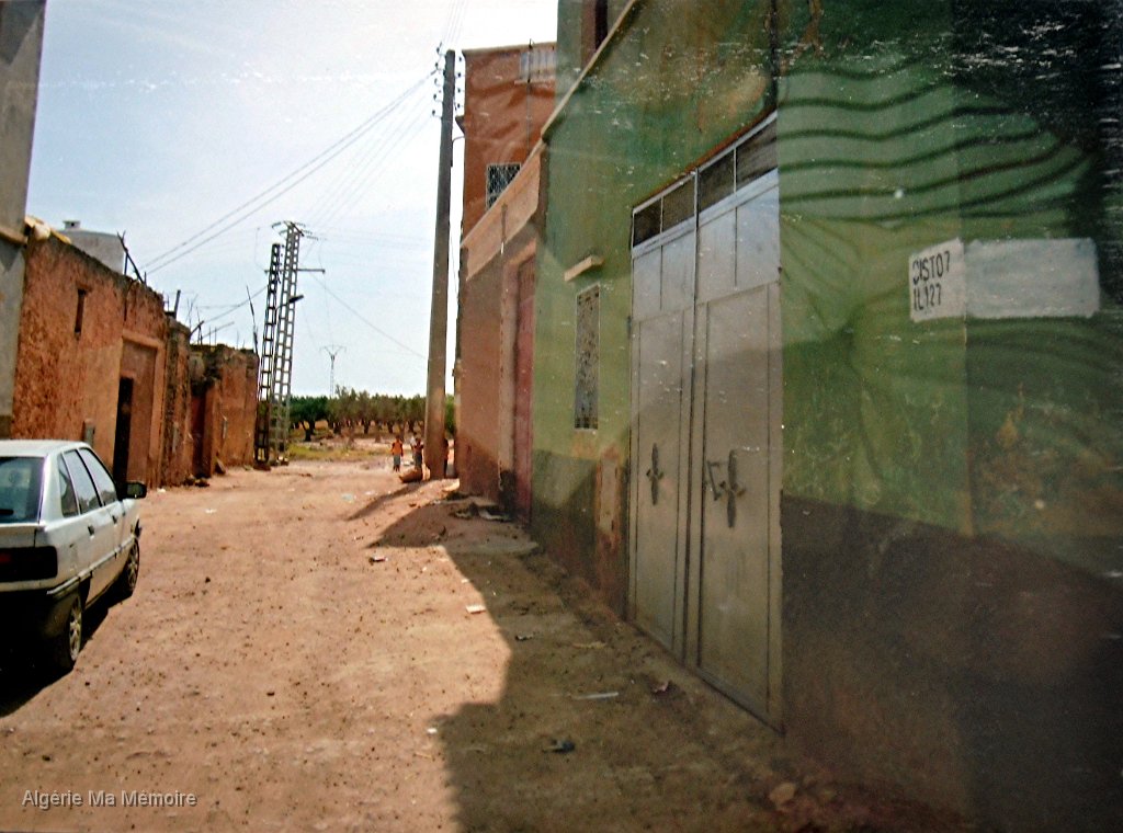 Une rue de Lavayssiere epoque algerienne 1.jpg - Lavayssière