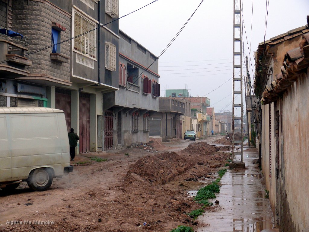 Habitation dans la cour en face l ecole.JPG - immeuble construit en place de la cour de la ferme Auguste Thorrignac