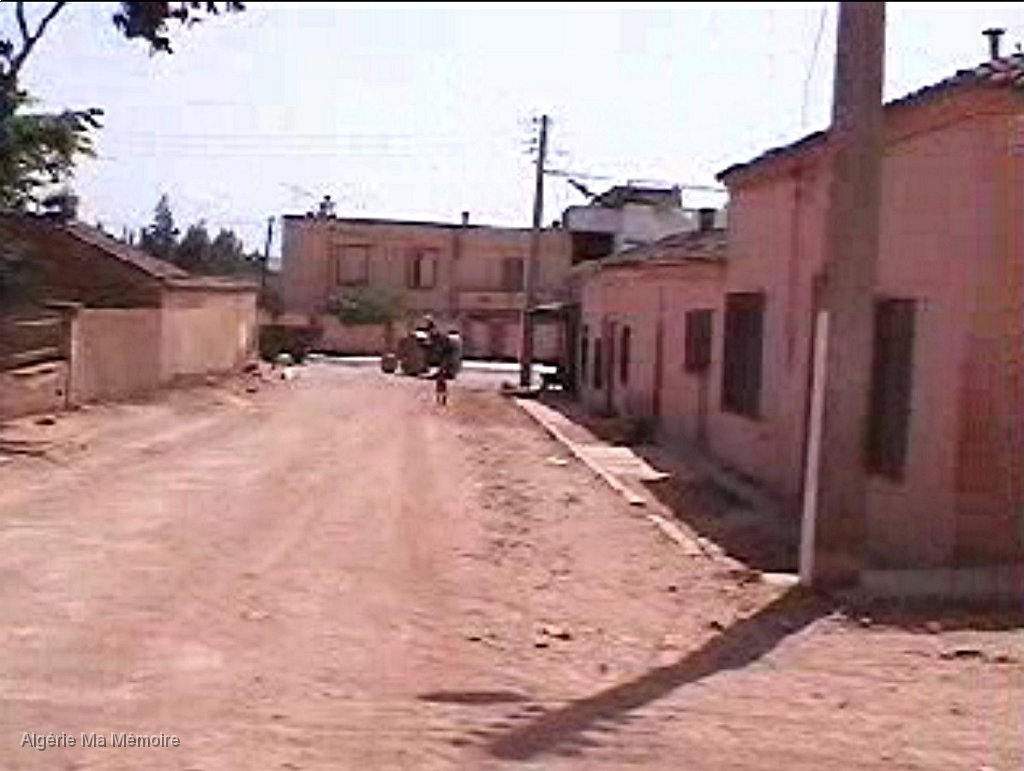 en bas de la maison Fernand JEAN.jpg - En bas de la maison Fernand Jean