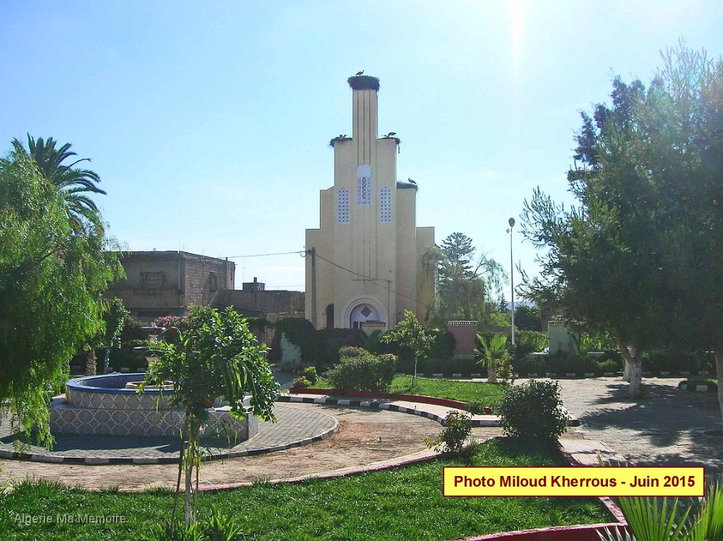 renovation eglise 4.JPG - L'ancienne église repeinte par Miloud Kherrous et son équipe