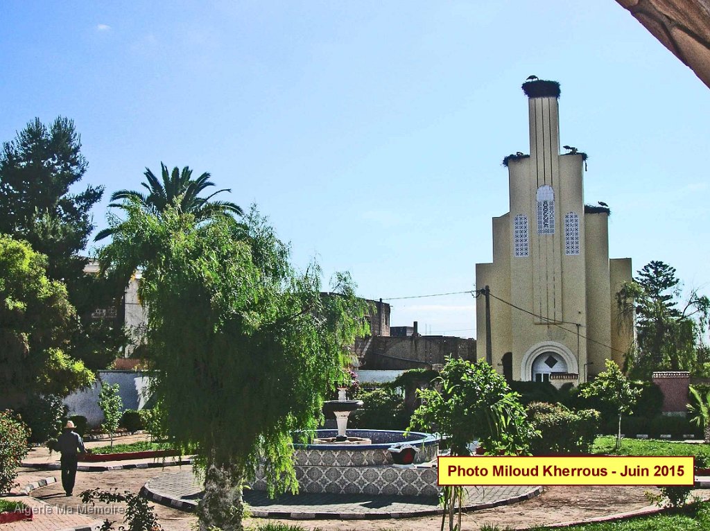 renovation eglise 6.JPG - L'ancienne église repeinte par Miloud Kherrous et son équipe