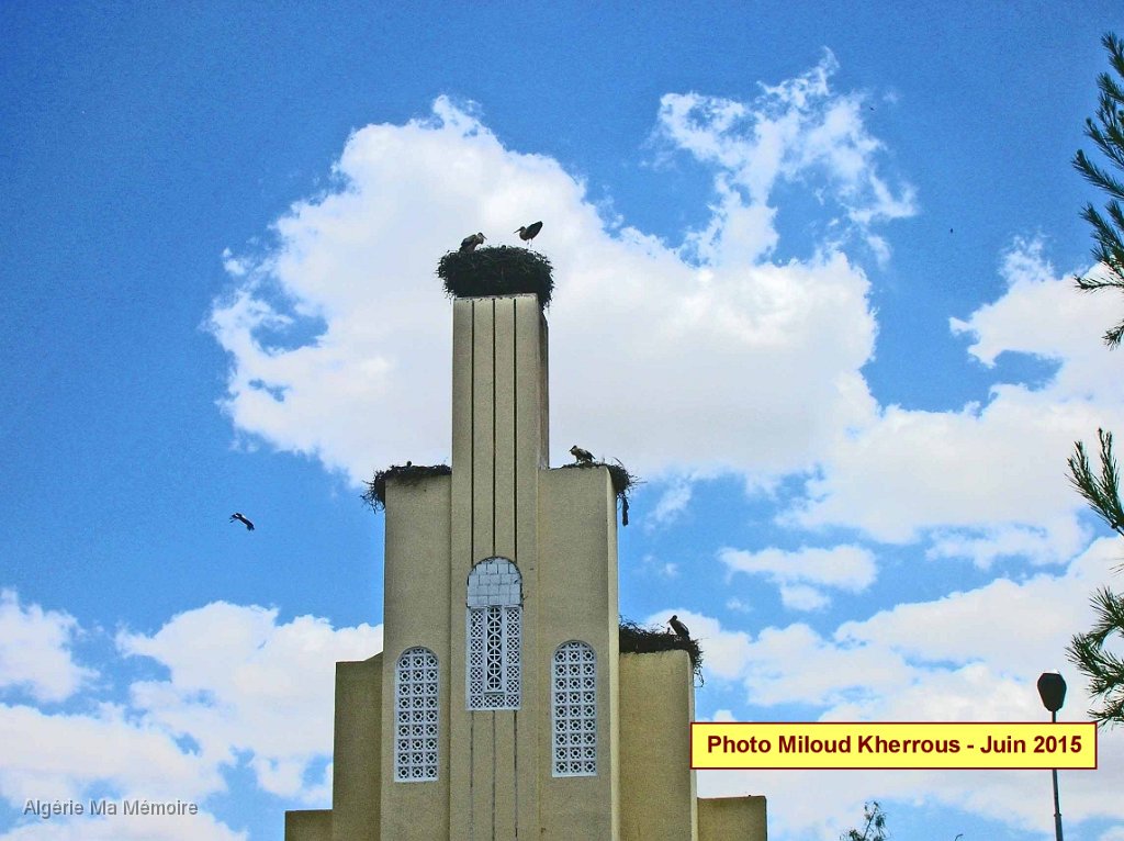 renovation eglise 9.JPG - L'ancienne église repeinte par Miloud Kherrous et son équipe