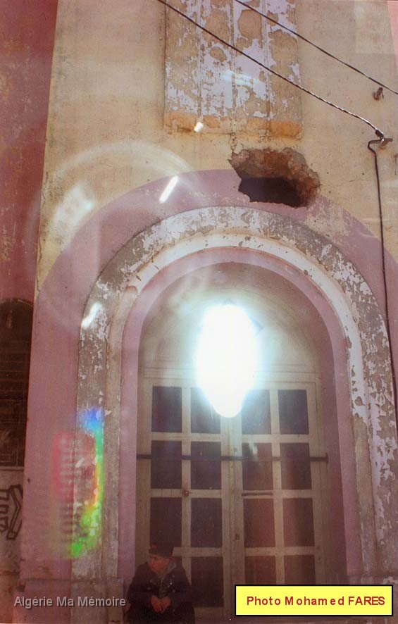 entree de l eglise libelle.jpg - L'entrée de l'ancienne église - Mars 2014.