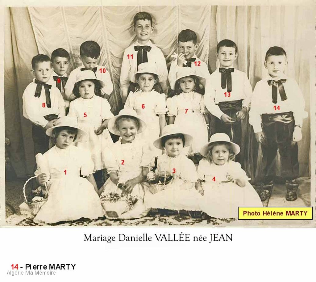 Garcons d honneur mariage Danielle Vallee nee Jean extreme droite Pierre Marty Nom.jpg - Garçons et demoiselles d'honneur, mariage de Danielle Vallée née Jean.