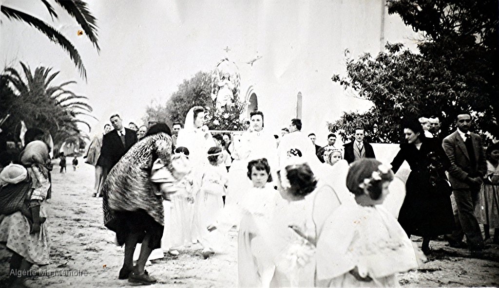 Vierge santa cruz 1952.jpg - Pélerinage de la vierge de Santa-Cruz à Lavayssière en 1952