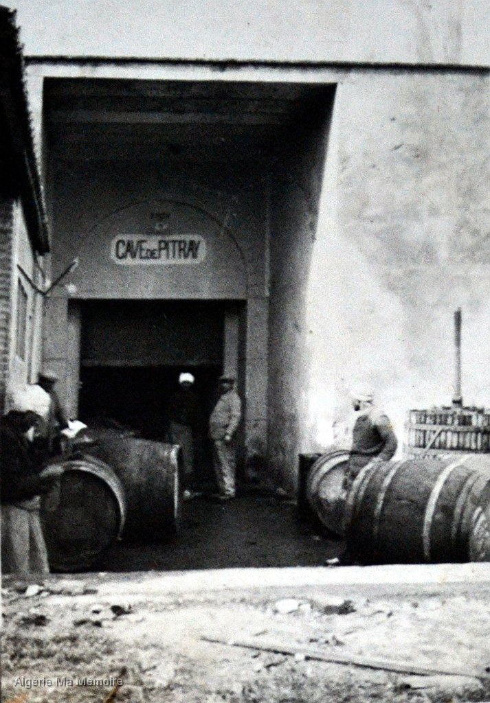 cave de Pitray.jpg - La cave du Domaine de Pitray