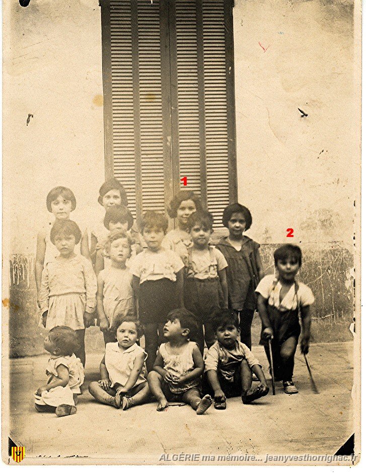 Henriette et Yvon Serrano.jpg - Photo de classe : 1/ Henriette Serrano et 2/ Yvon Serrano