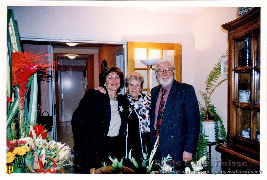 DE G a D Liliane Lucienne et Emile.jpg - De gauche à droite : Liliane, Lucienne Thorrignac-Tarisse et Emile.